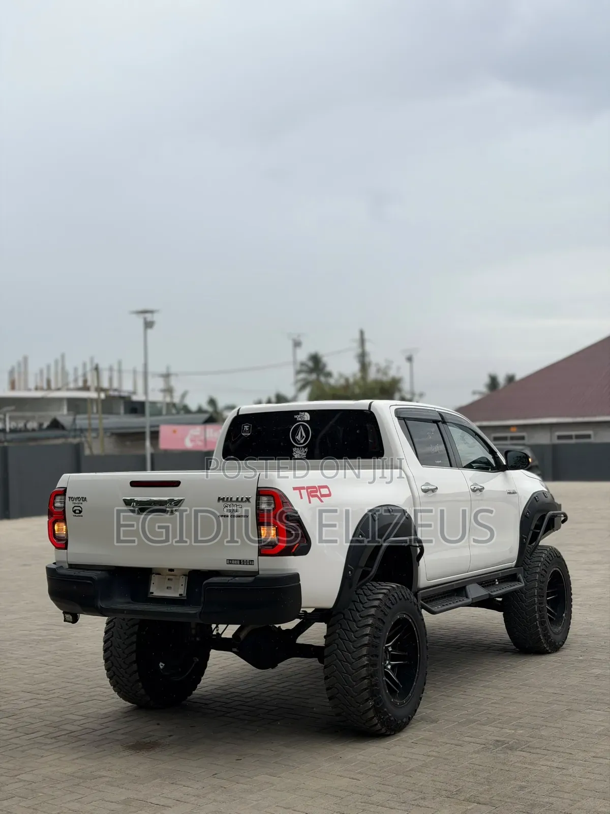 Toyota Hilux 2021 White
