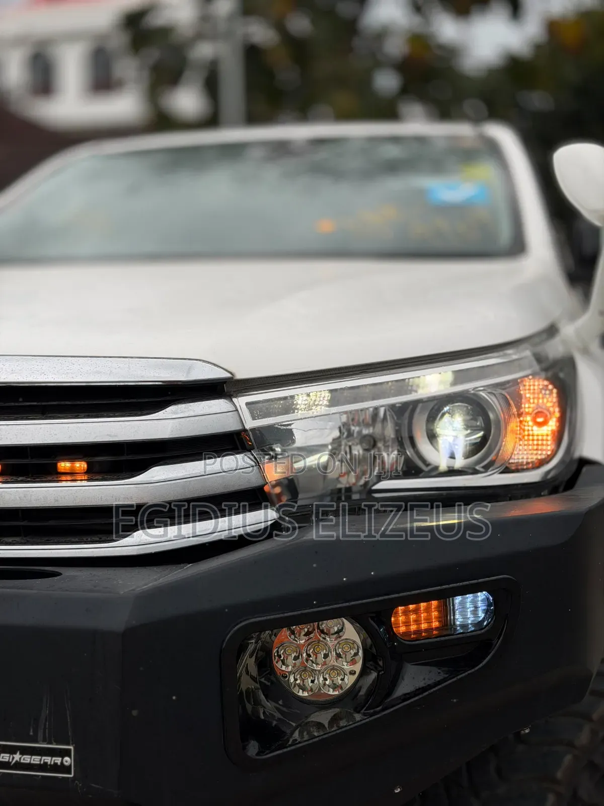 Toyota Hilux 2021 White