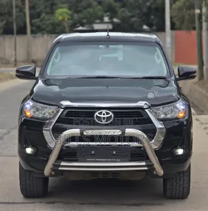 Toyota Hilux Revo Double Cab Deisel 2.4 RWD 2021 Black