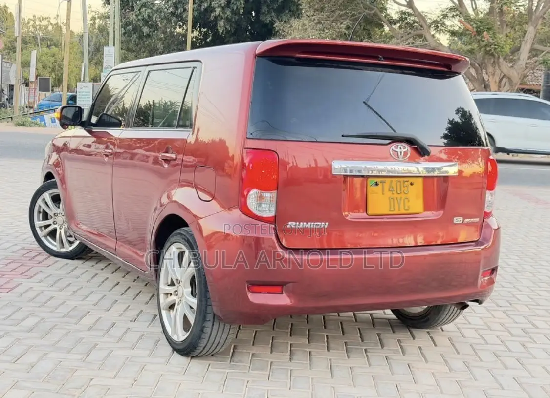 Toyota Rumion 2023 Burgundy