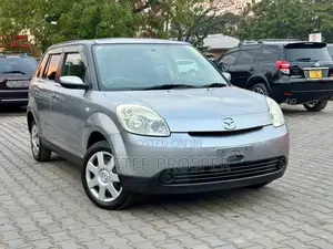 Mazda Verisa 2009 Silver