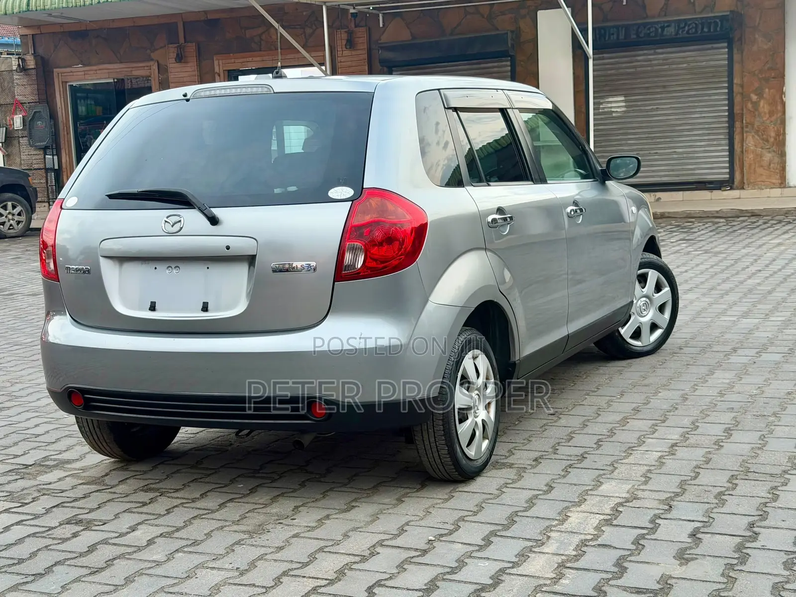 Mazda Verisa 2009 Silver