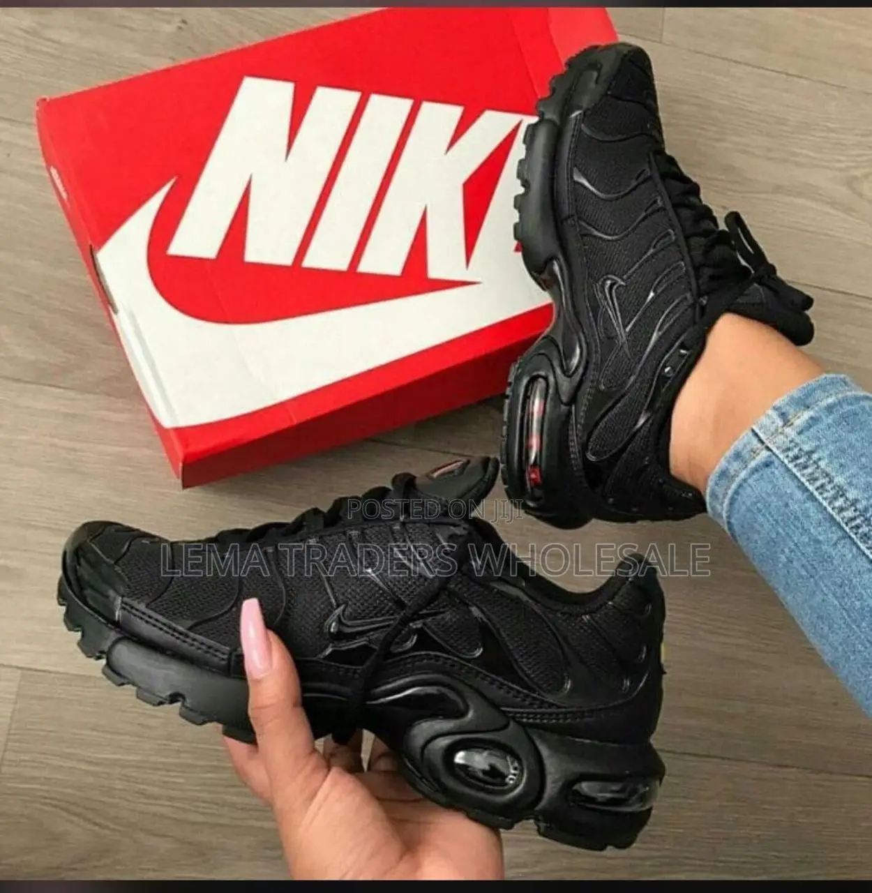 Nike Air Max Plus TN (Triple Black)