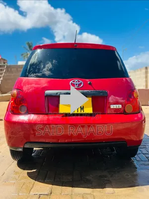 Toyota IST 2005 Red