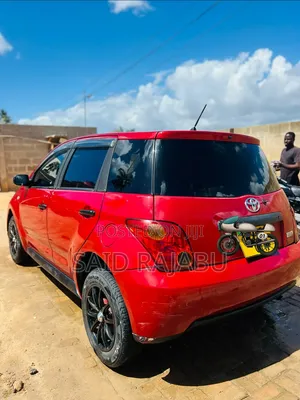 Toyota IST 2005 Red