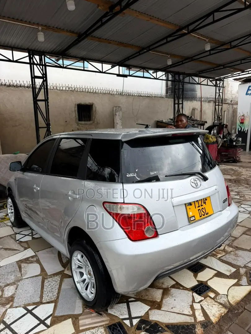 Toyota IST 2006 Silver