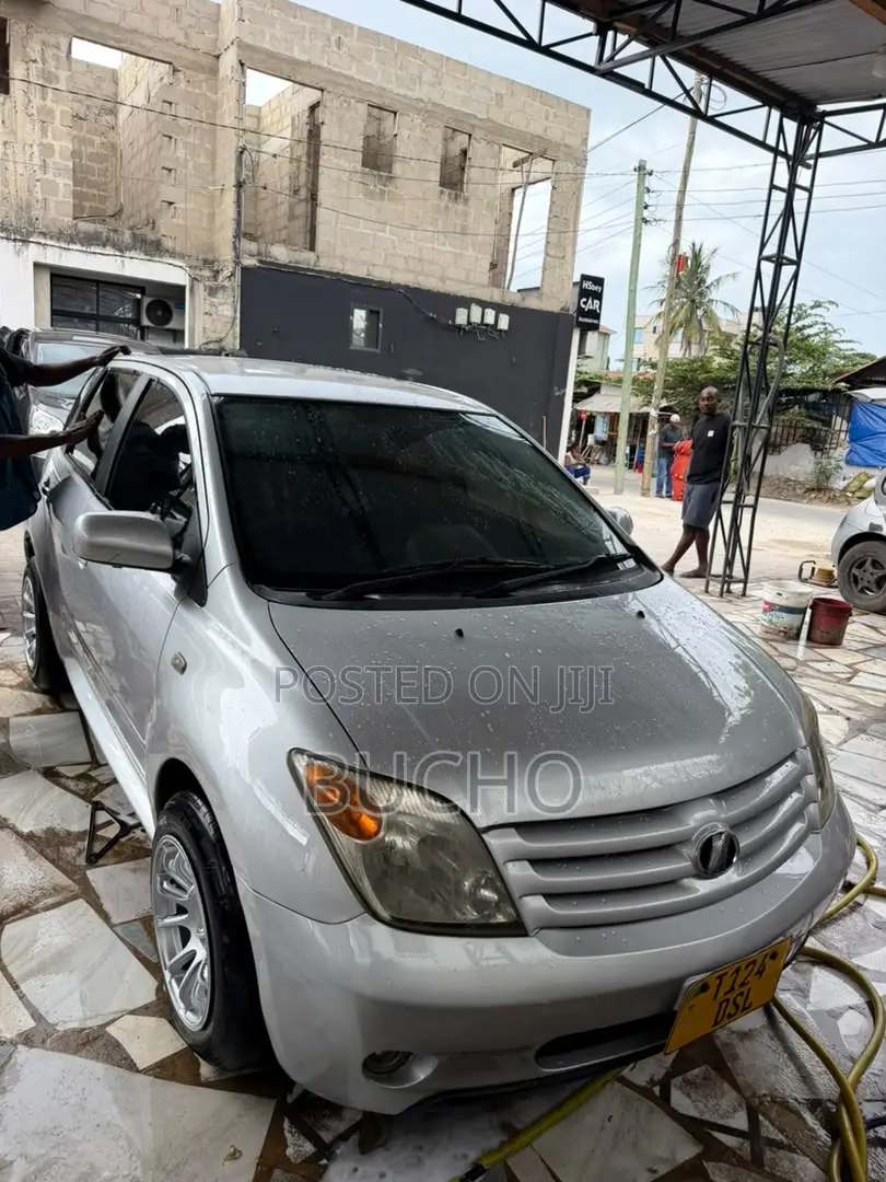 Toyota IST 2006 Silver