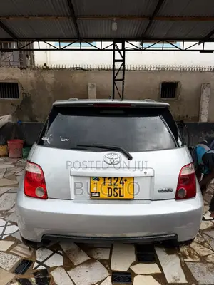 Toyota IST 2006 Silver