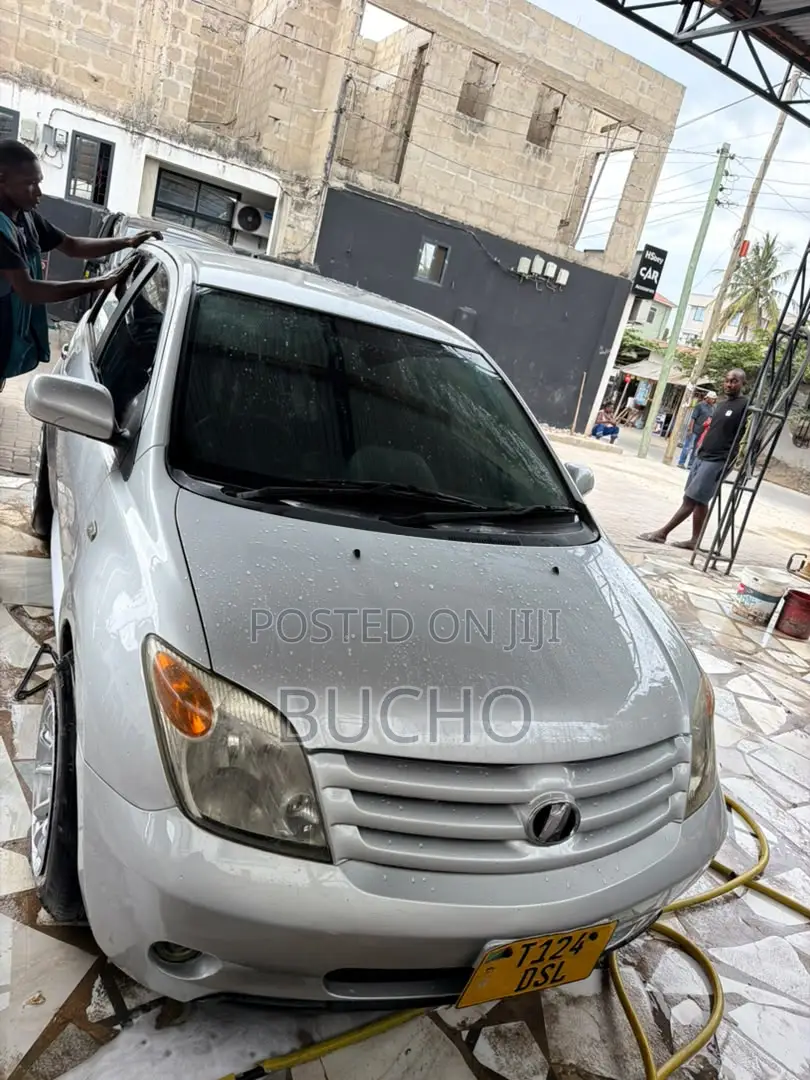 Toyota IST 2006 Silver