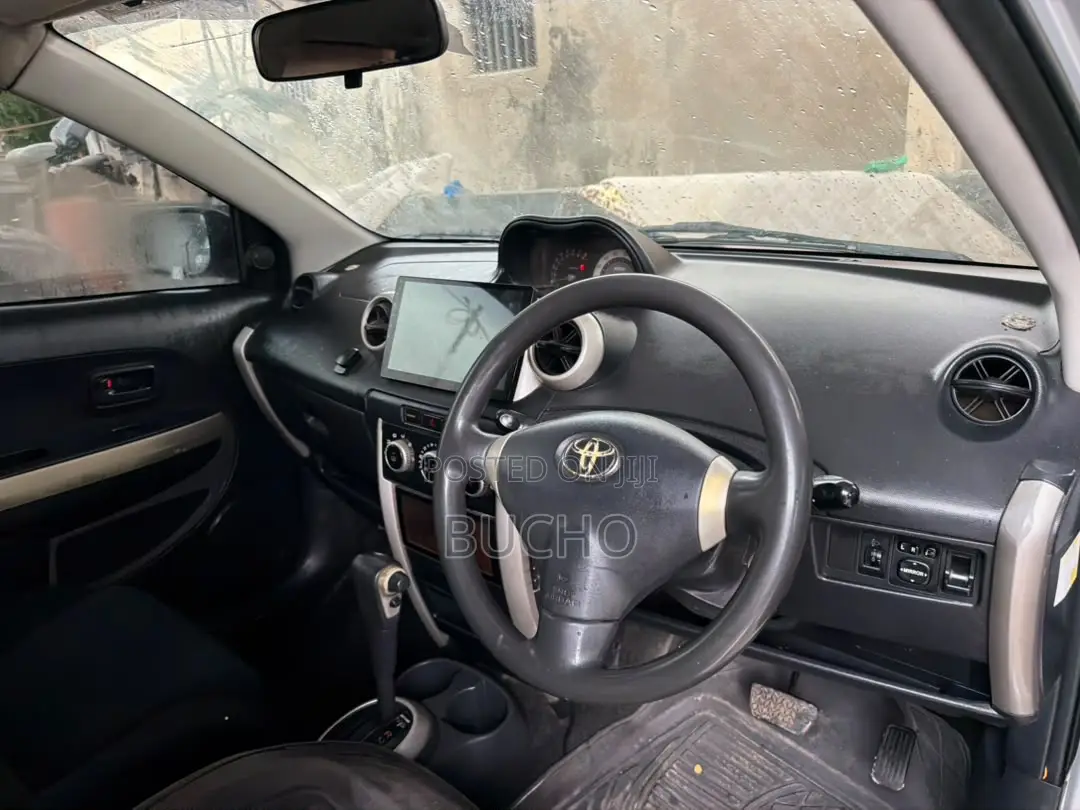 Toyota IST 2006 Silver