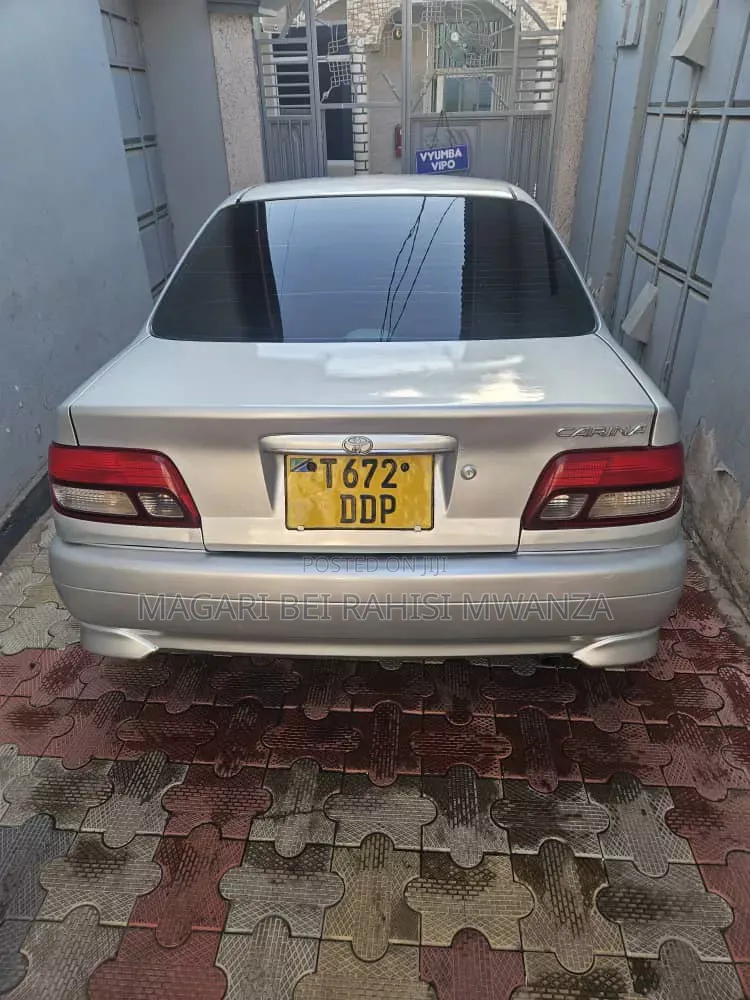 Toyota Carina 2000 Silver