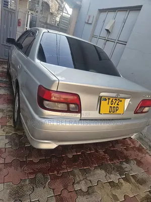 Toyota Carina 2000 Silver