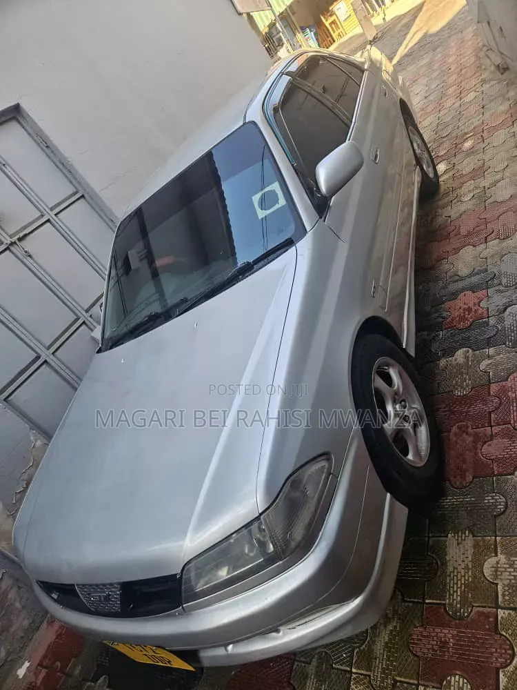 Toyota Carina 2000 Silver