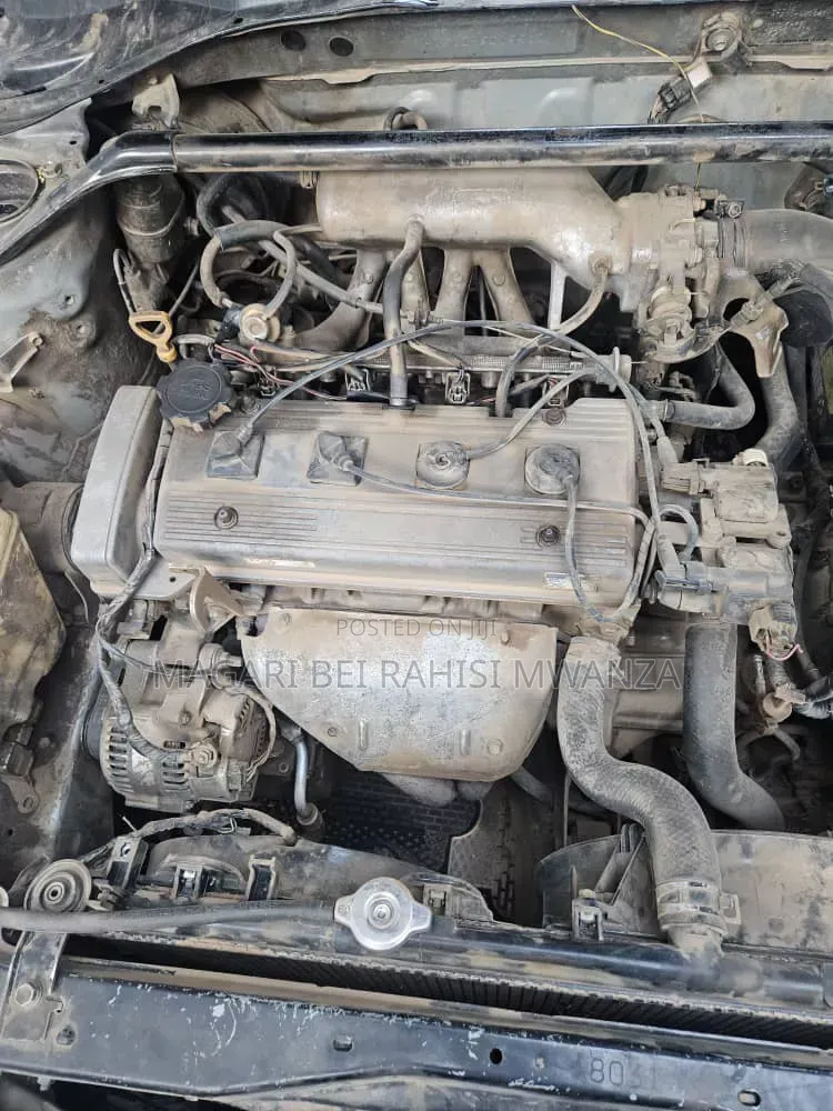 Toyota Carina 2000 Silver