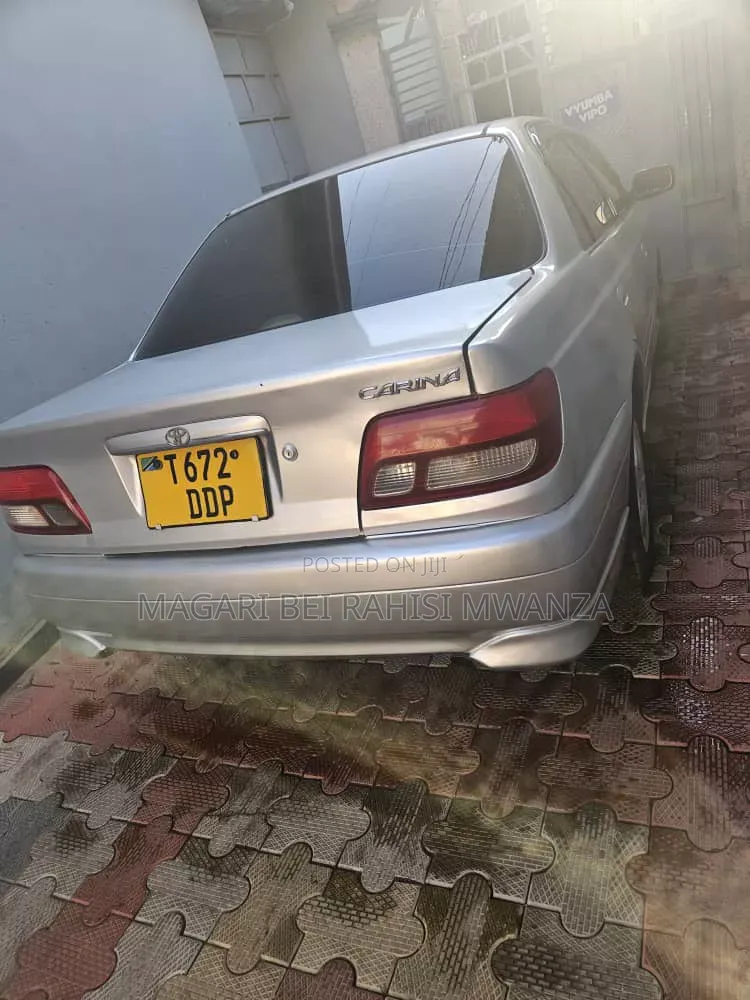 Toyota Carina 2000 Silver