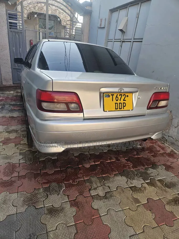 Toyota Carina 2000 Silver