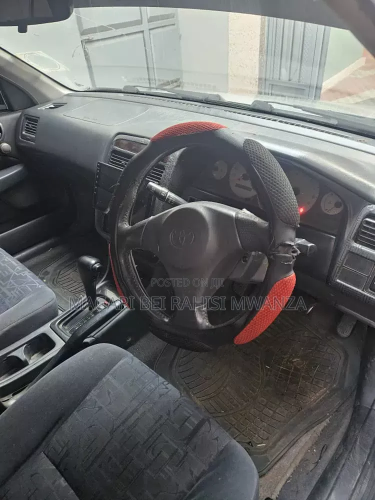 Toyota Carina 2000 Silver