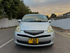 Toyota Ractis 2006 Silver