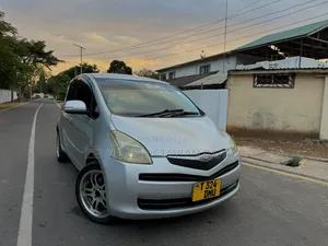 Toyota Ractis 2006 Silver