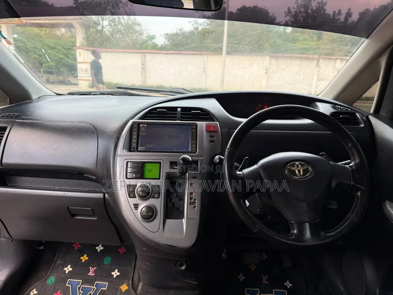 Toyota Ractis 2006 Silver