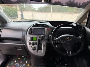 Toyota Ractis 2006 Silver