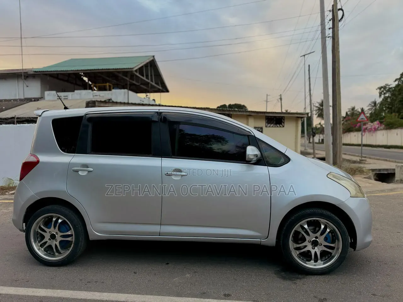 Toyota Ractis 2006 Silver