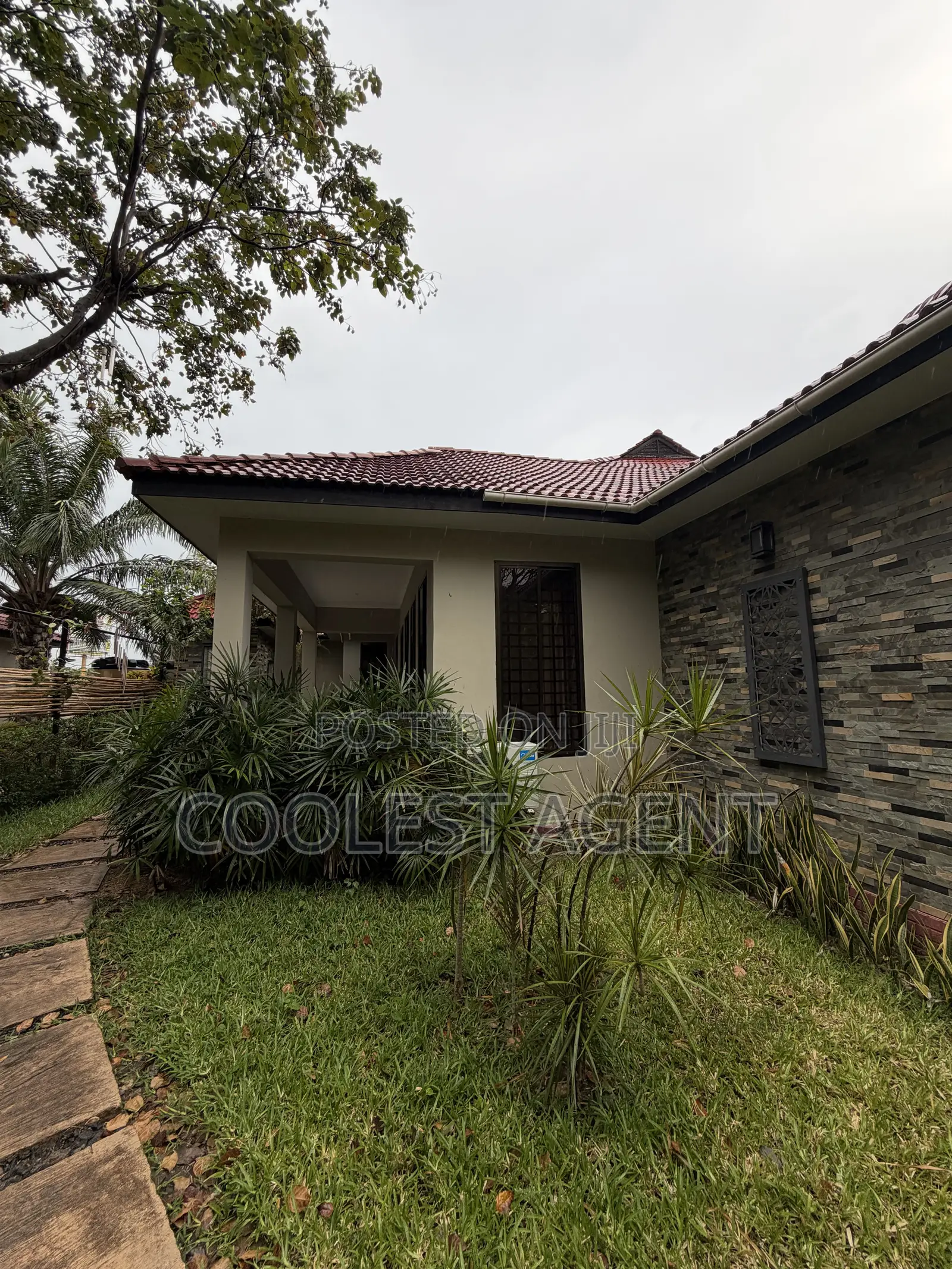 Furnished 3bdrm Villa in Coolest Estate, Oyster Bay for rent