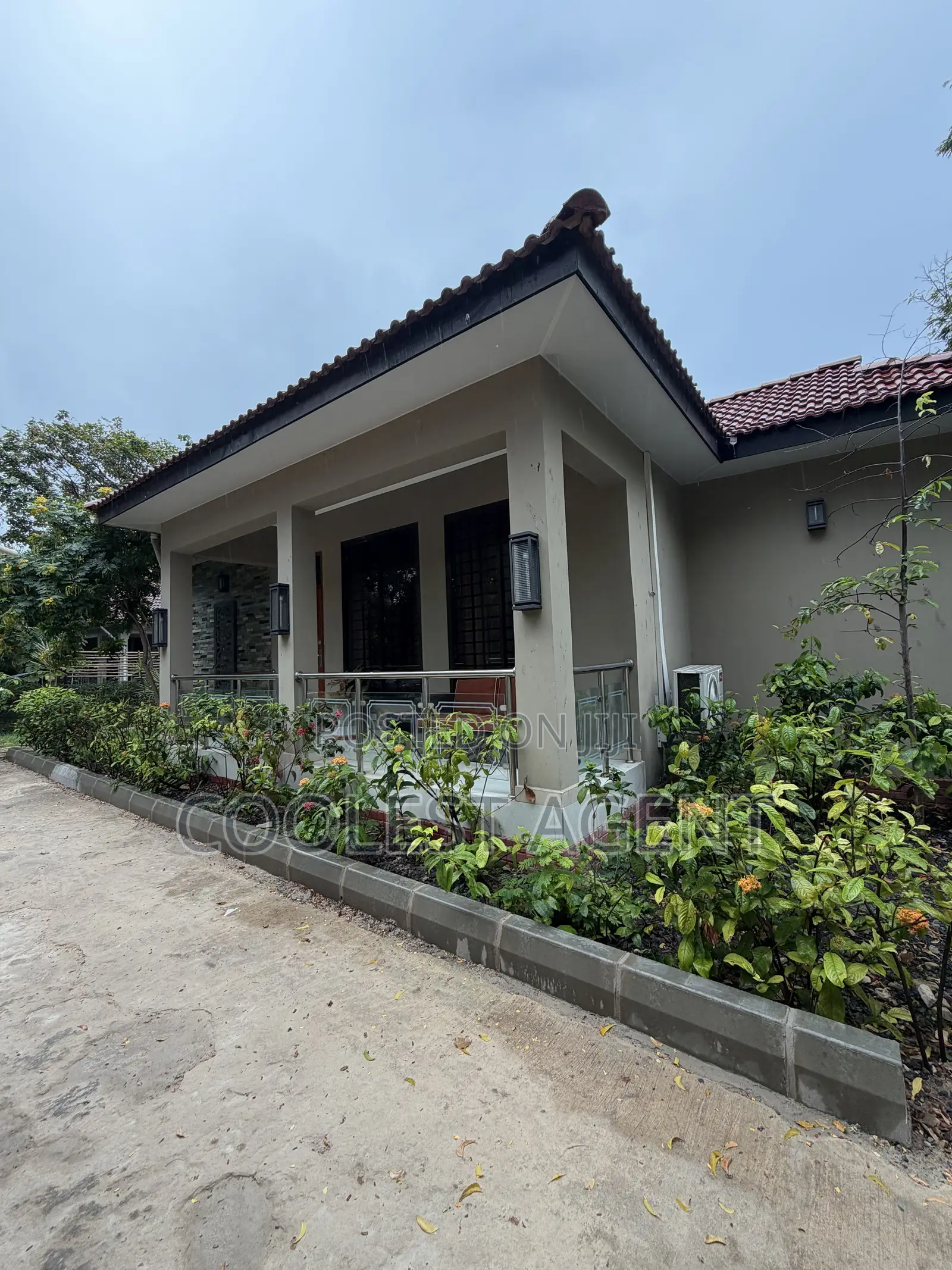 Furnished 3bdrm Villa in Coolest Estate, Oyster Bay for rent