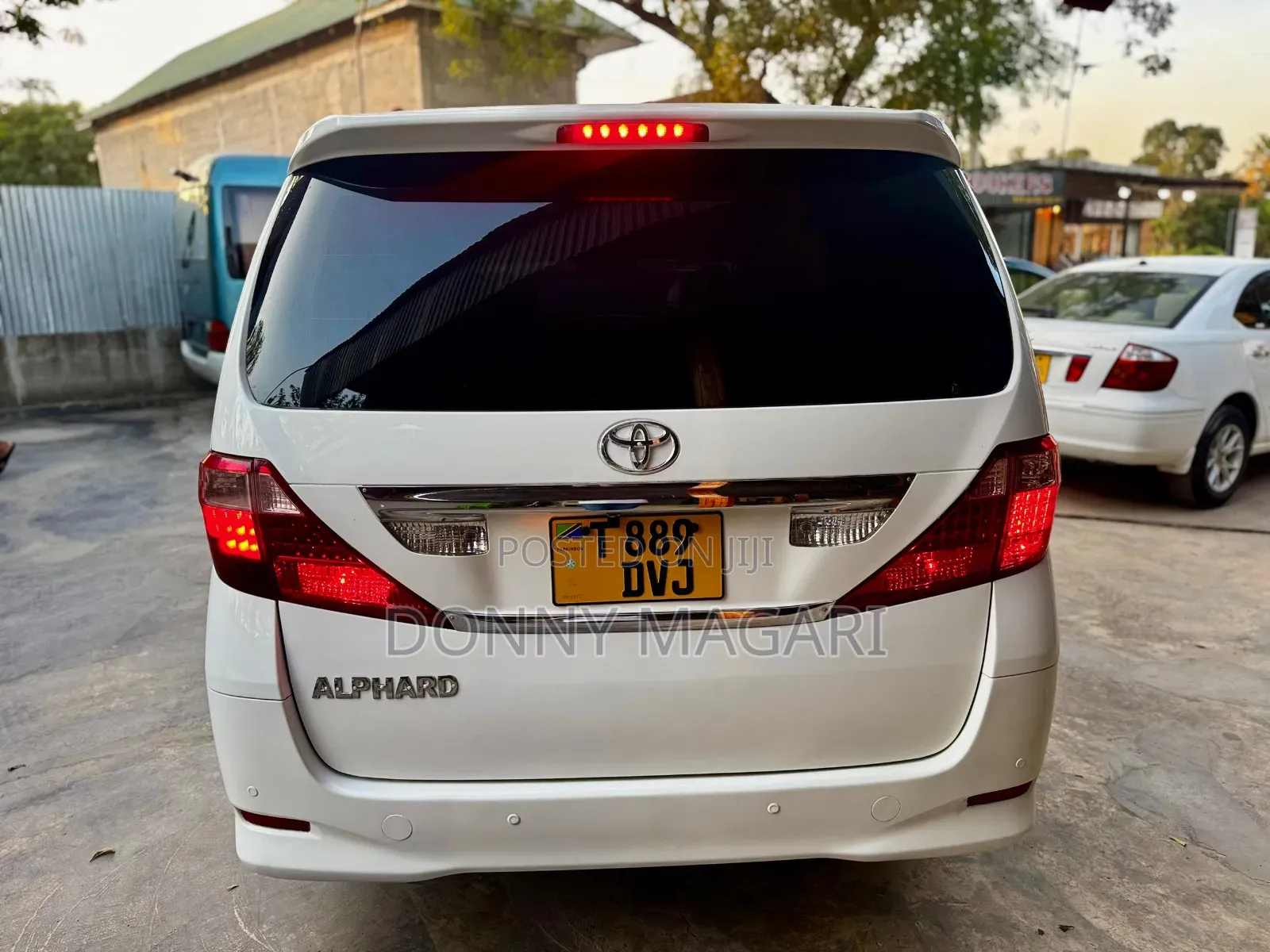 Toyota Alphard 2010 White