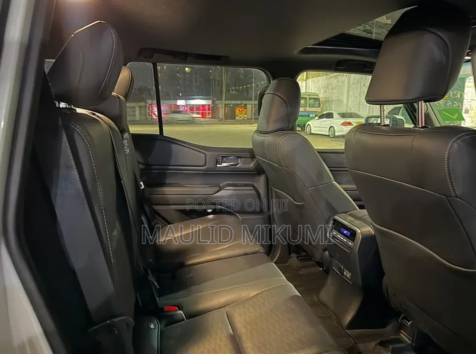 Toyota Land Cruiser Prado 2025 White