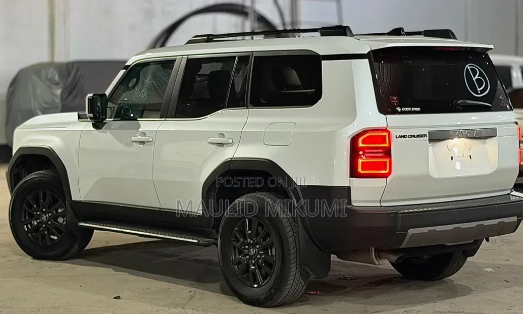 Toyota Land Cruiser Prado 2025 White
