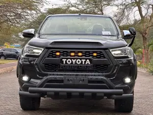 Toyota Hilux 2021 Matt Black