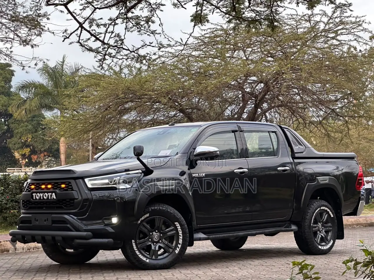 Toyota Hilux 2021 Matt Black