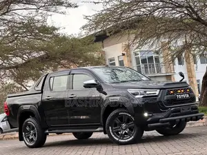 Toyota Hilux 2021 Matt Black