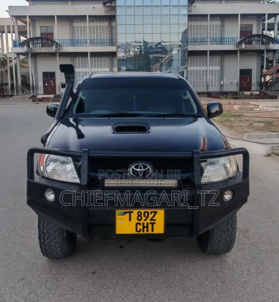 Toyota Hilux 2006 Matt Black