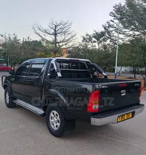 Toyota Hilux 2006 Matt Black