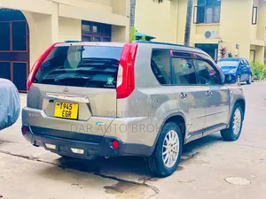 Nissan X-Trail 2010 Gray