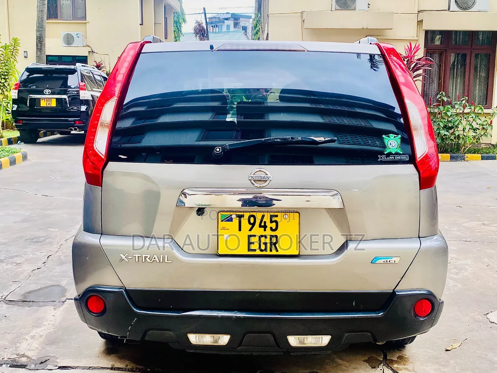 Nissan X-Trail 2010 Gray