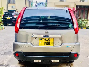 Nissan X-Trail 2010 Gray