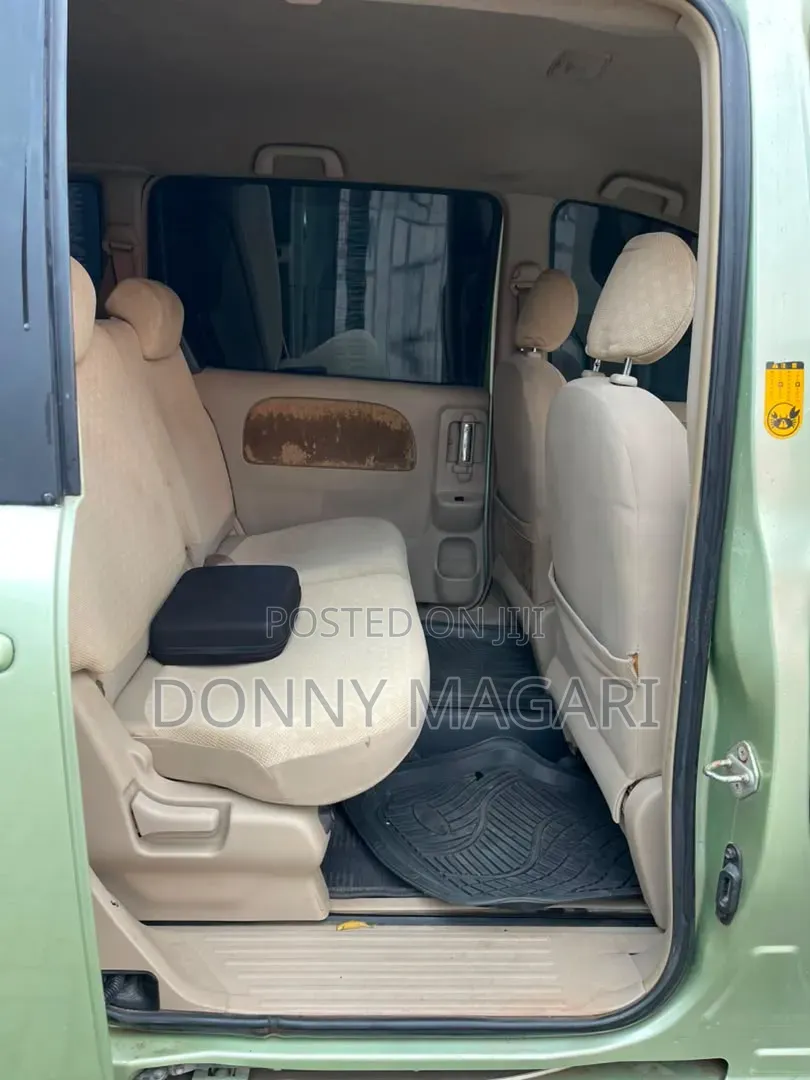 Toyota Sienta 2006 Green