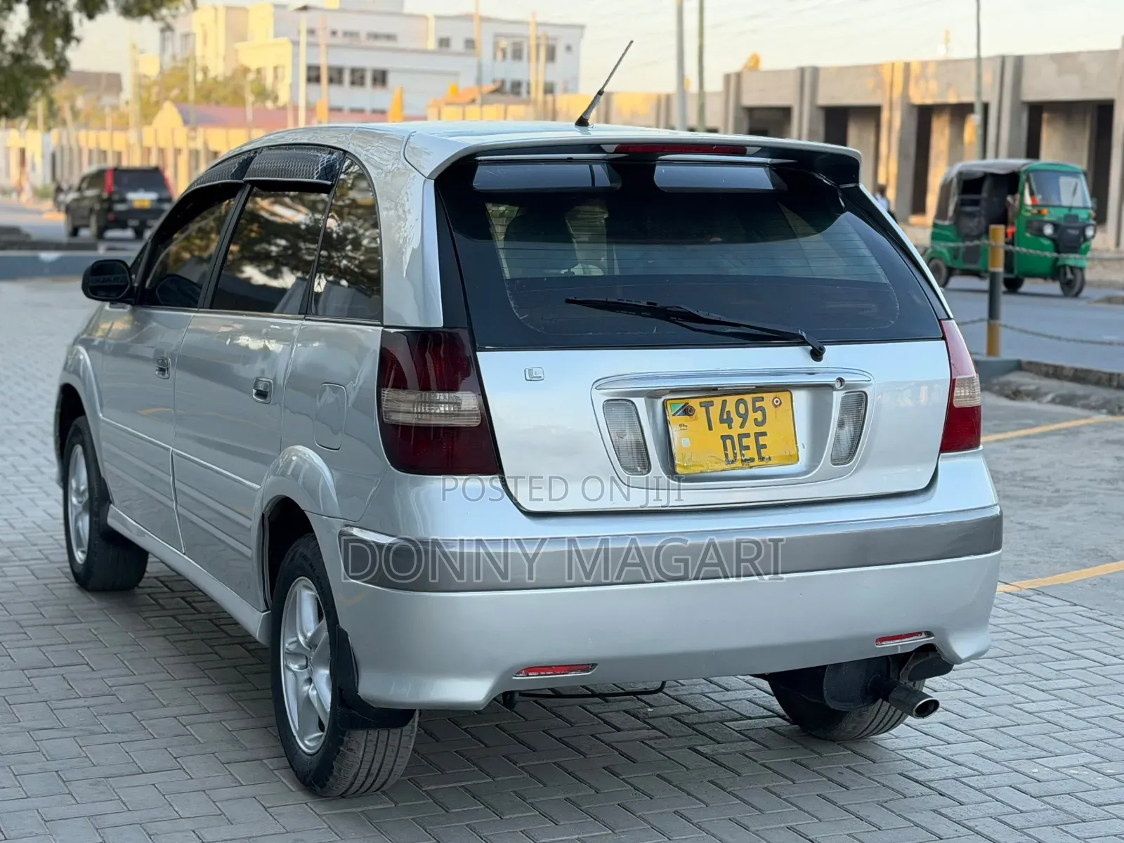 Toyota Nadia 2001 Silver