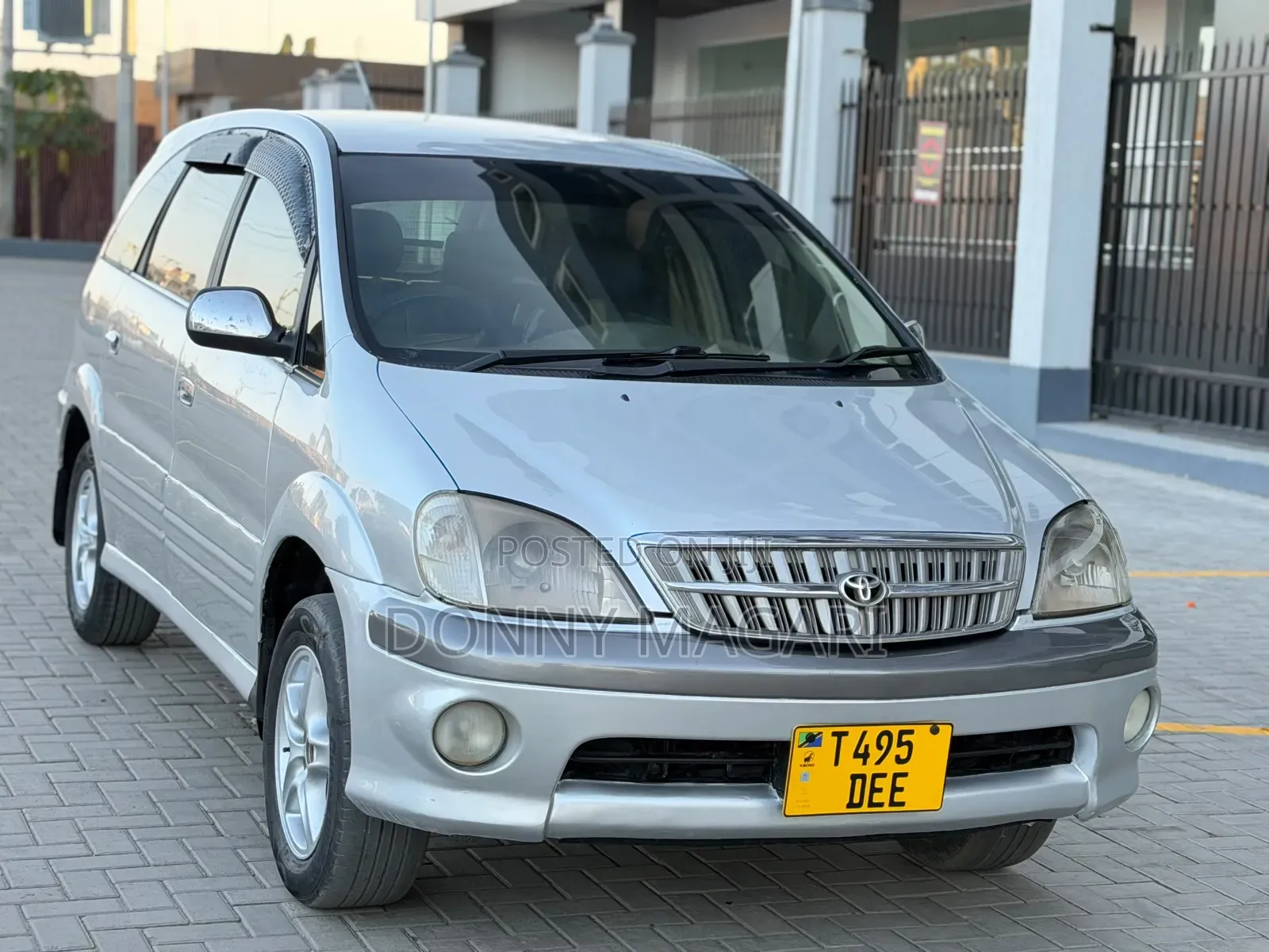 Toyota Nadia 2001 Silver
