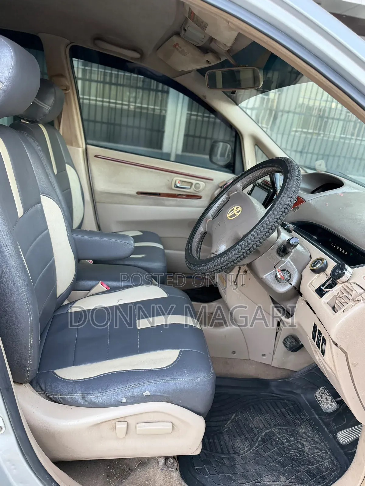 Toyota Nadia 2001 Silver