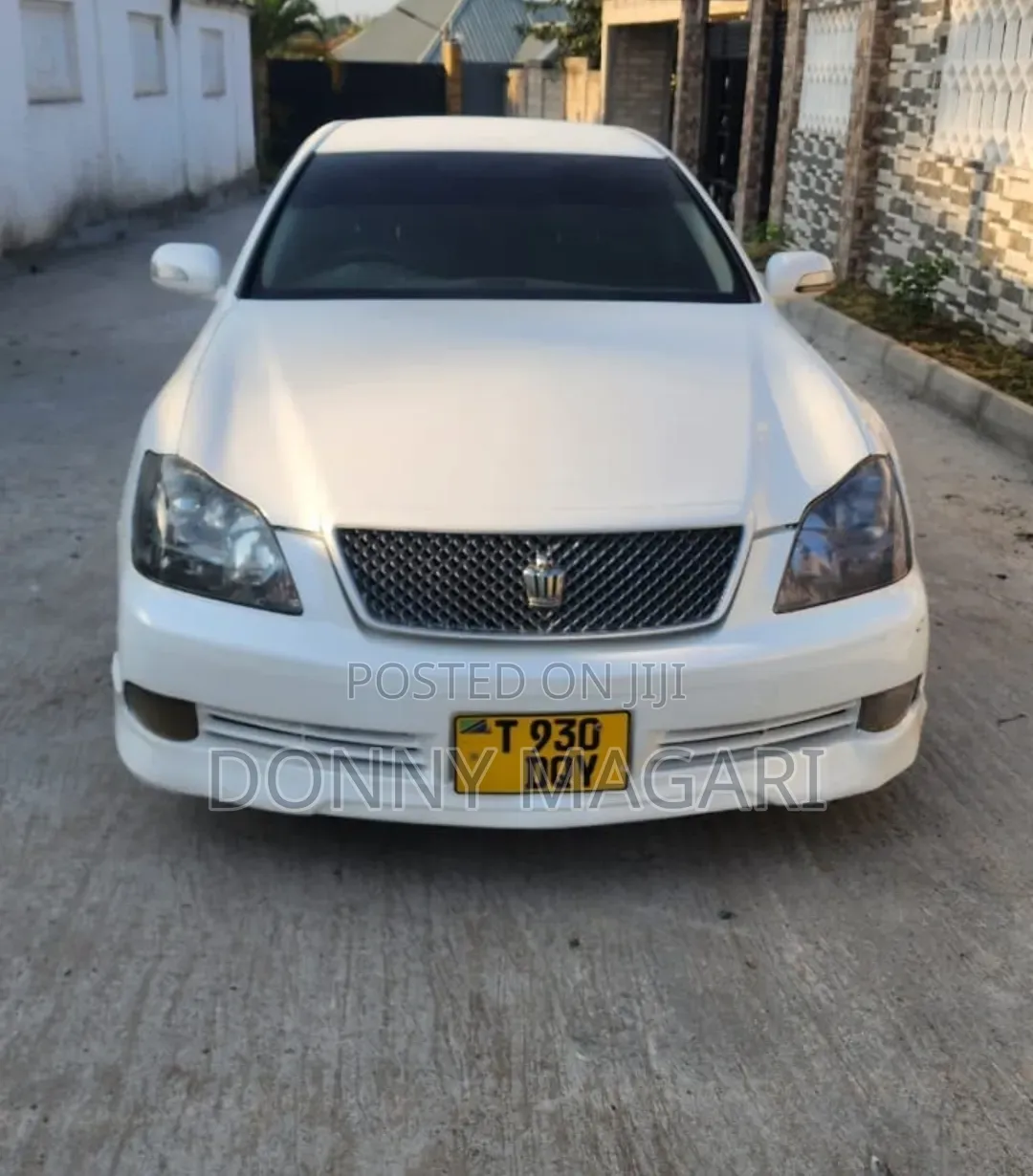 Toyota Crown 2006 White