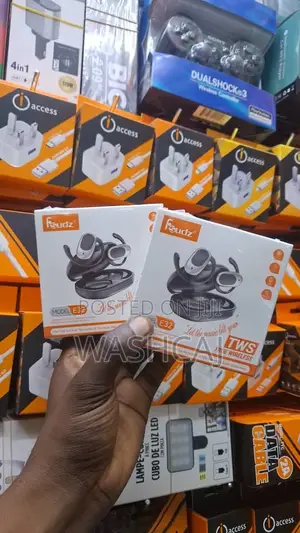Feudz Model E32 True Wireless (TWS) Earbuds