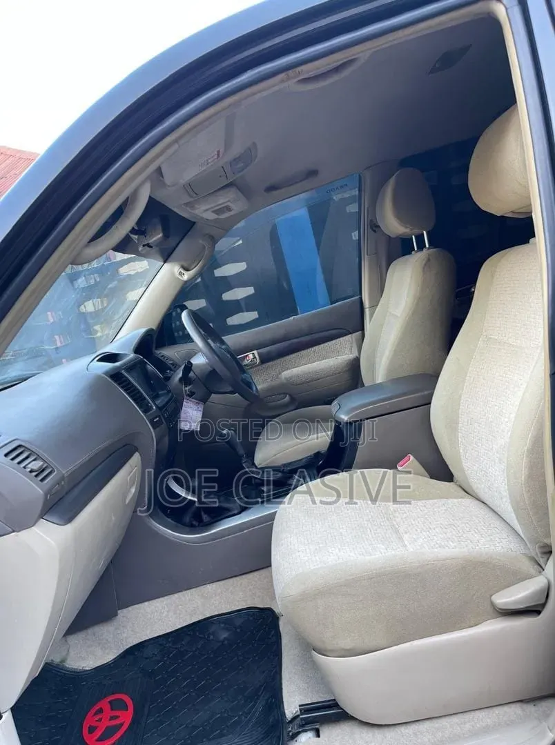 Toyota Land Cruiser Prado 2006 Black