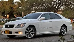 Toyota Crown 2006 White