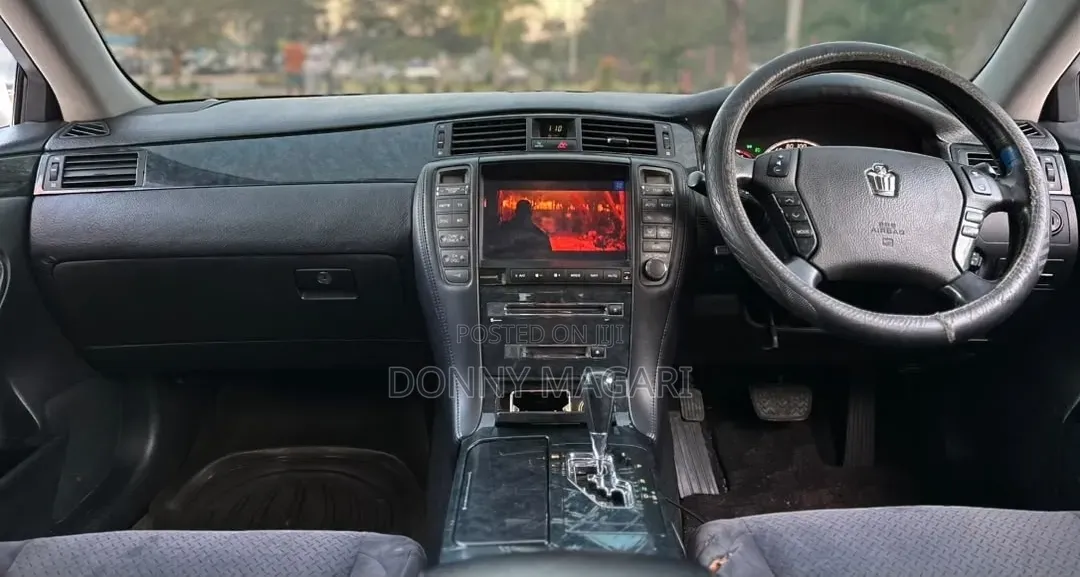 Toyota Crown 2006 White