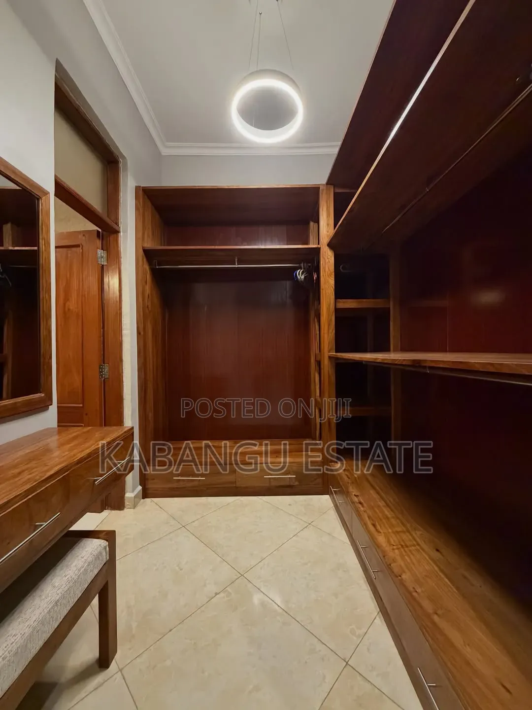 Furnished 3bdrm Villa in Oysterbay Near for rent