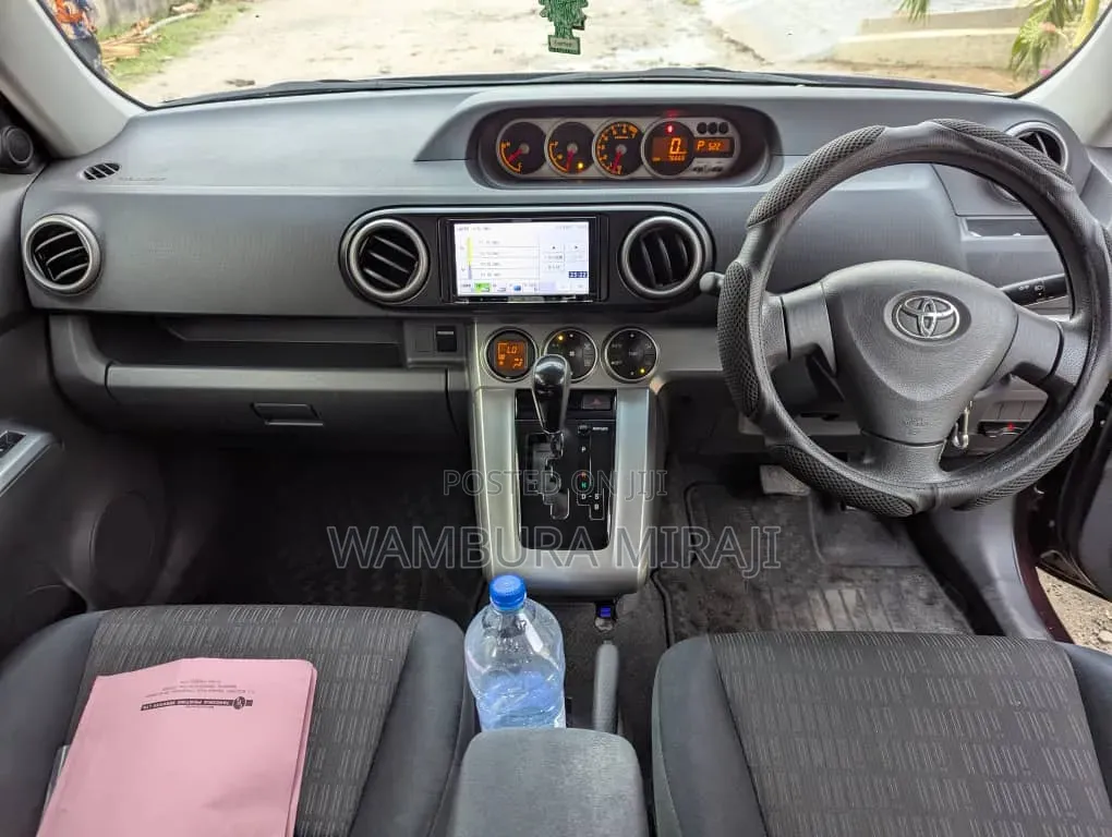 Toyota Corolla Rumion Hatchback 1.5 FWD 2009 Black